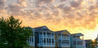 Marina Community in Illinois Offers Nearby Getaway Heritage Harbor Sunset Illinois Community