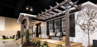 Clayton Shows Encore Home at Berkshire Hathaway Meeting manufactured housing industry encoreebuilt clayton energy efficient home show