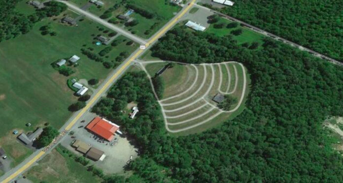 manufactured home community drive in theather maine