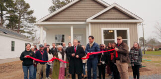 Champion Homes Showcases Energy-Efficient Potential of Offsite Construction in Virginia Debut champion homes ribbon cutting city officials virginia new home manufactured homes